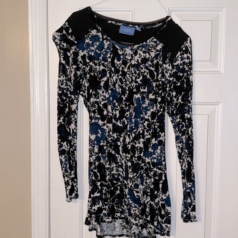 Vera wang large top